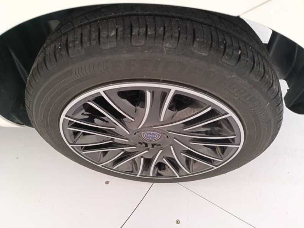 Lancia Ypsilon usata a Treviso (18)