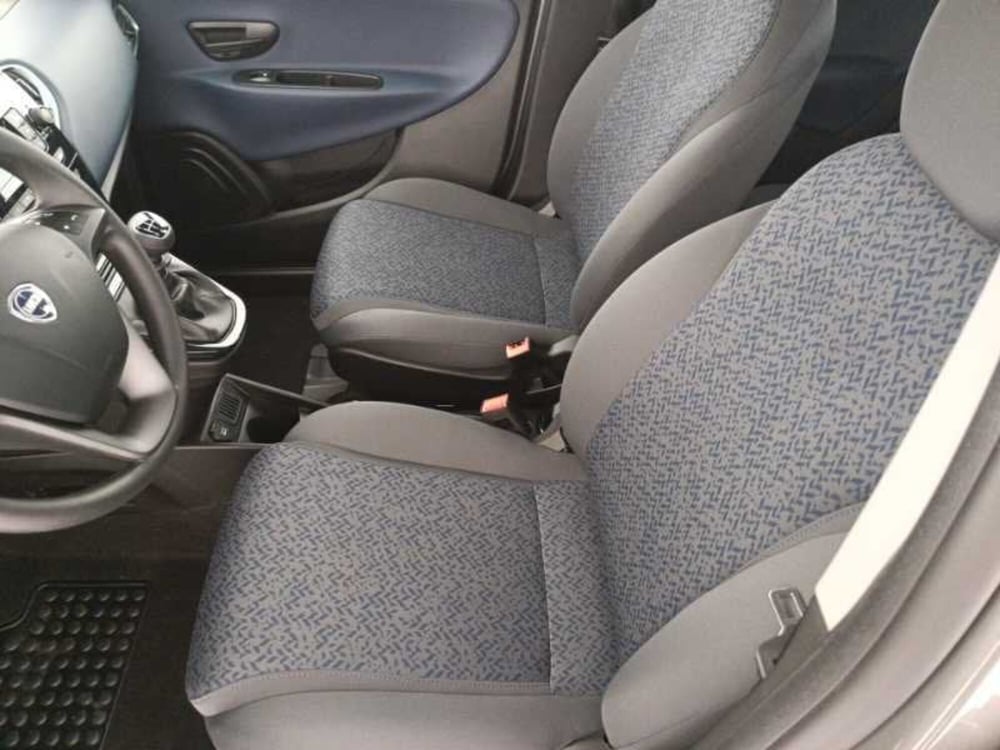 Lancia Ypsilon usata a Treviso (11)