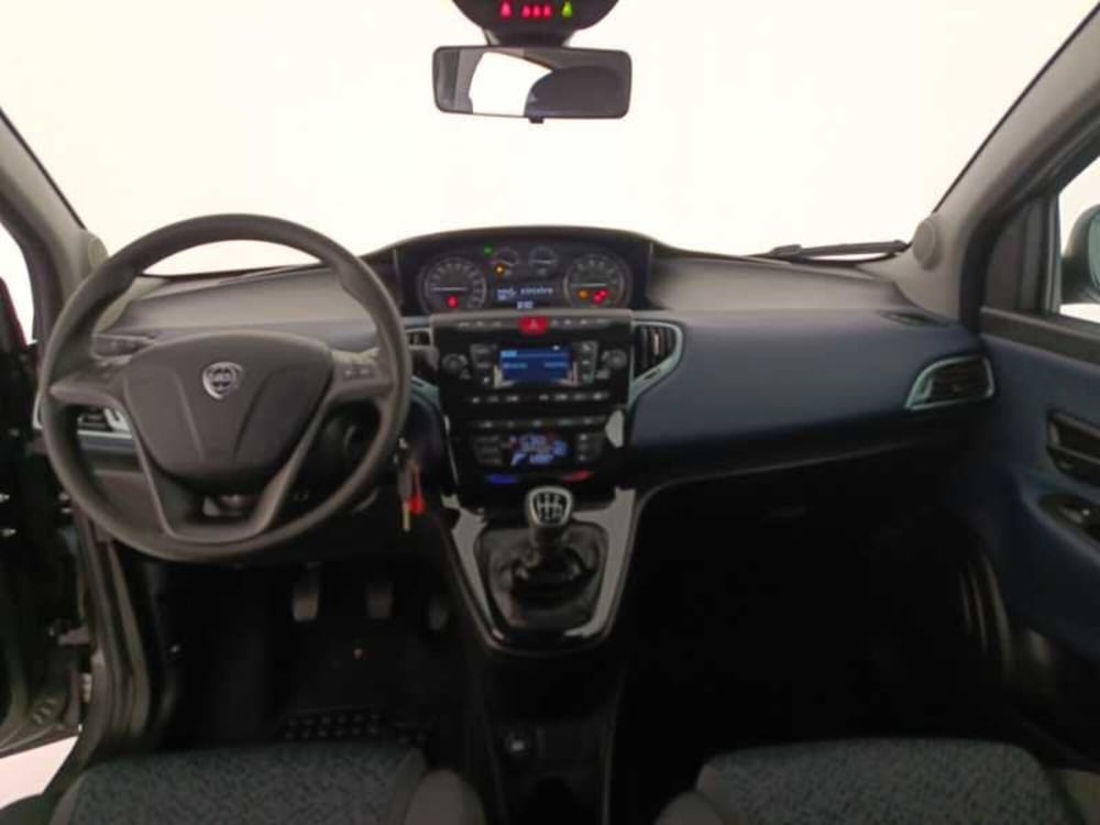Lancia Ypsilon usata a Treviso (9)