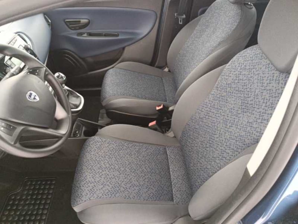 Lancia Ypsilon usata a Treviso (11)