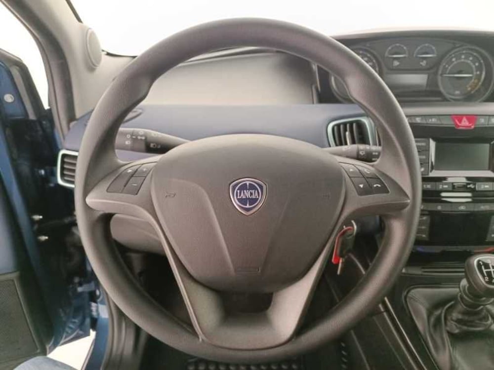 Lancia Ypsilon usata a Treviso (13)