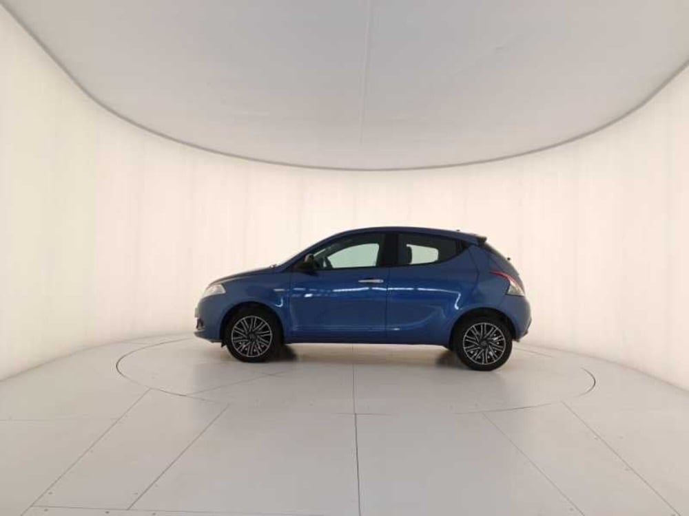 Lancia Ypsilon usata a Treviso (8)