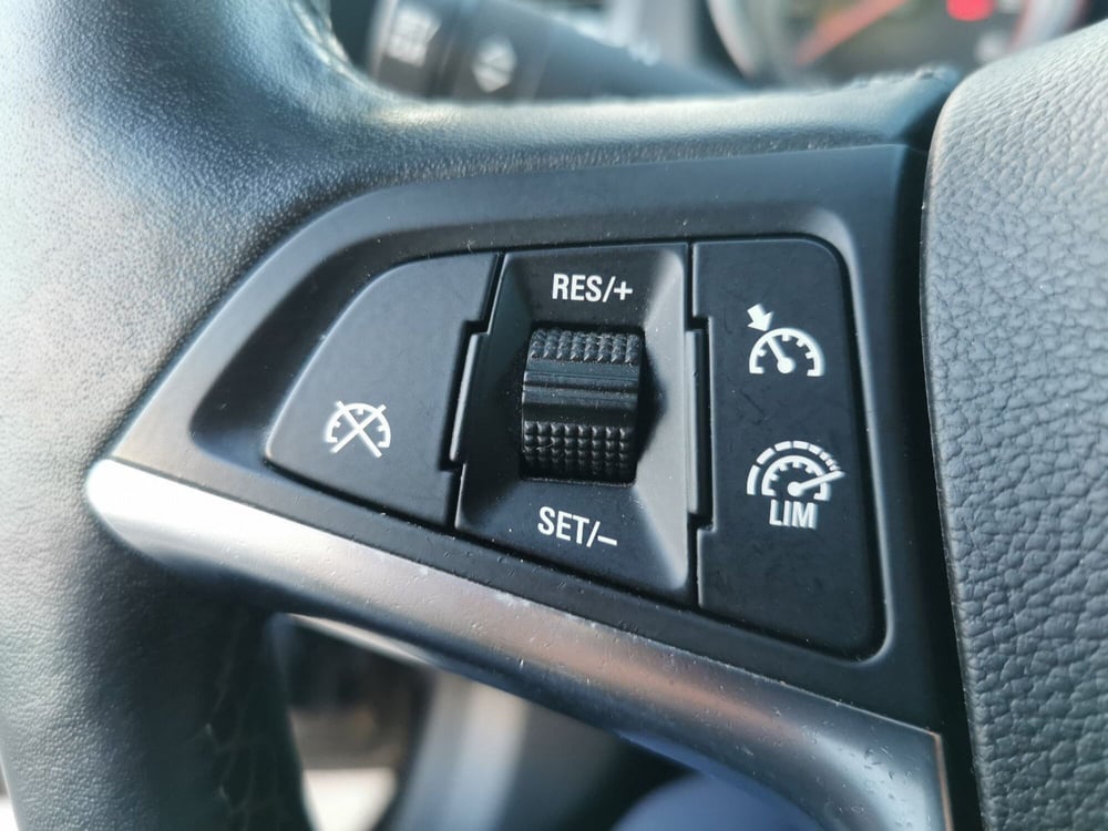 Opel Astra usata a Brindisi (15)