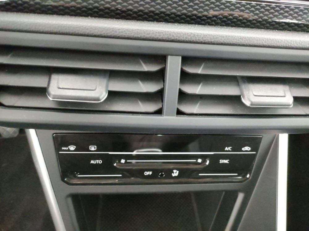 Volkswagen Taigo usata a Napoli (11)