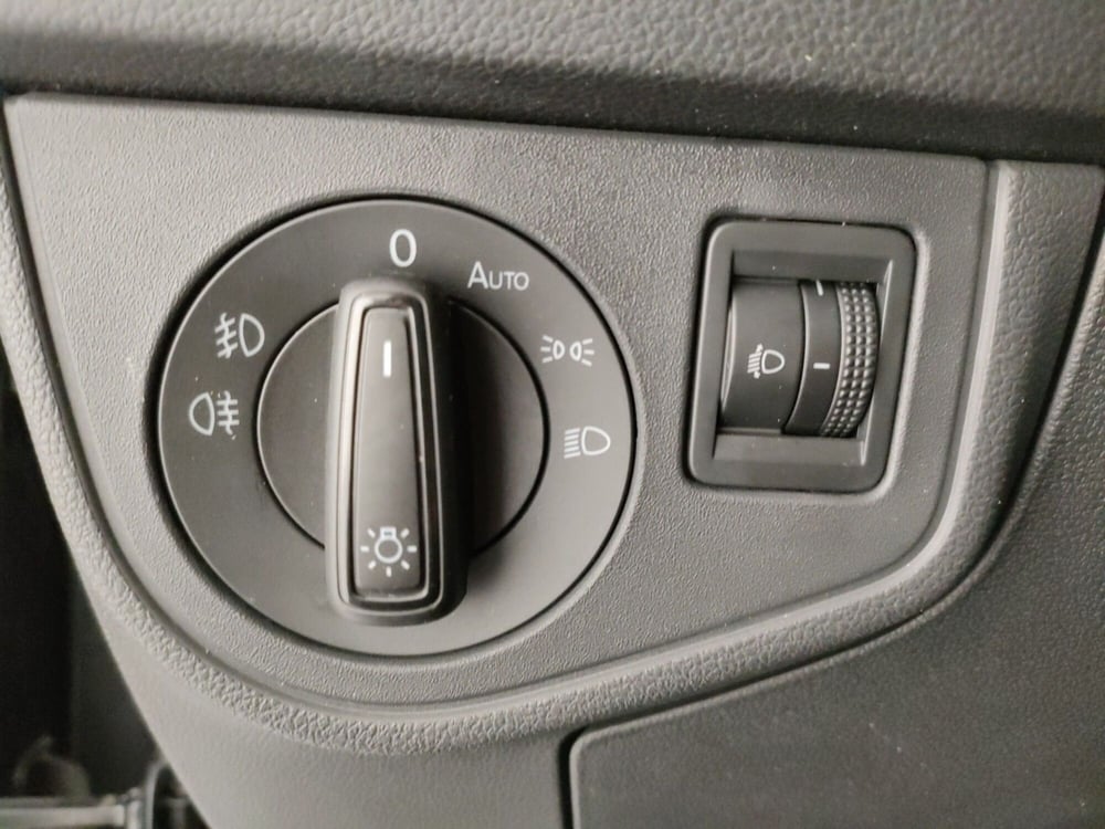 Volkswagen Taigo usata a Napoli (11)