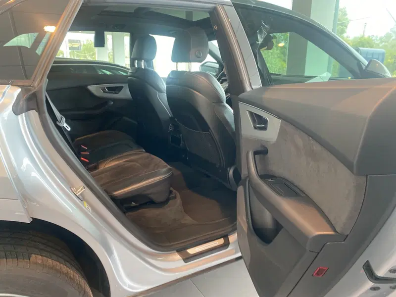 Audi Q8 usata a Catania (14)
