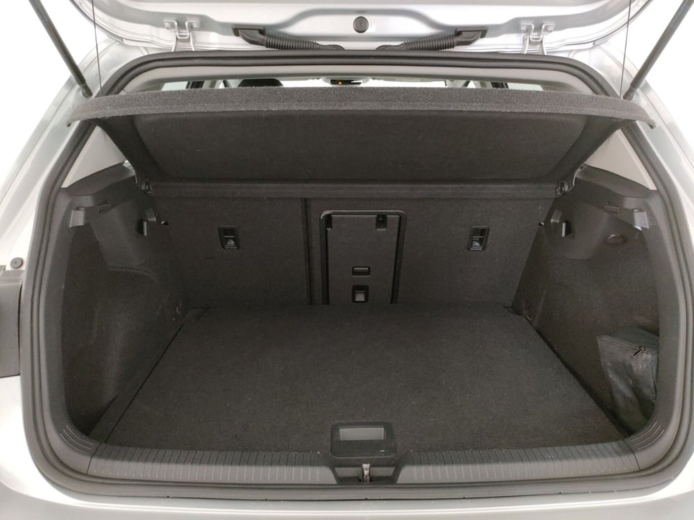 Volkswagen Golf Variant usata a Napoli (19)