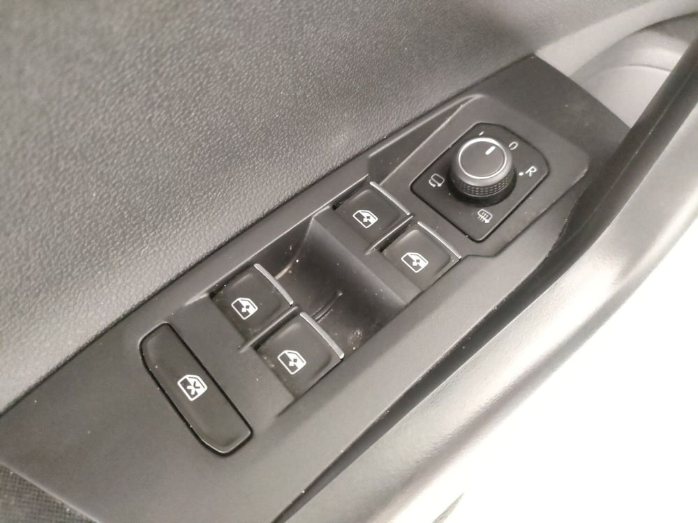 Volkswagen Taigo usata a Napoli (10)