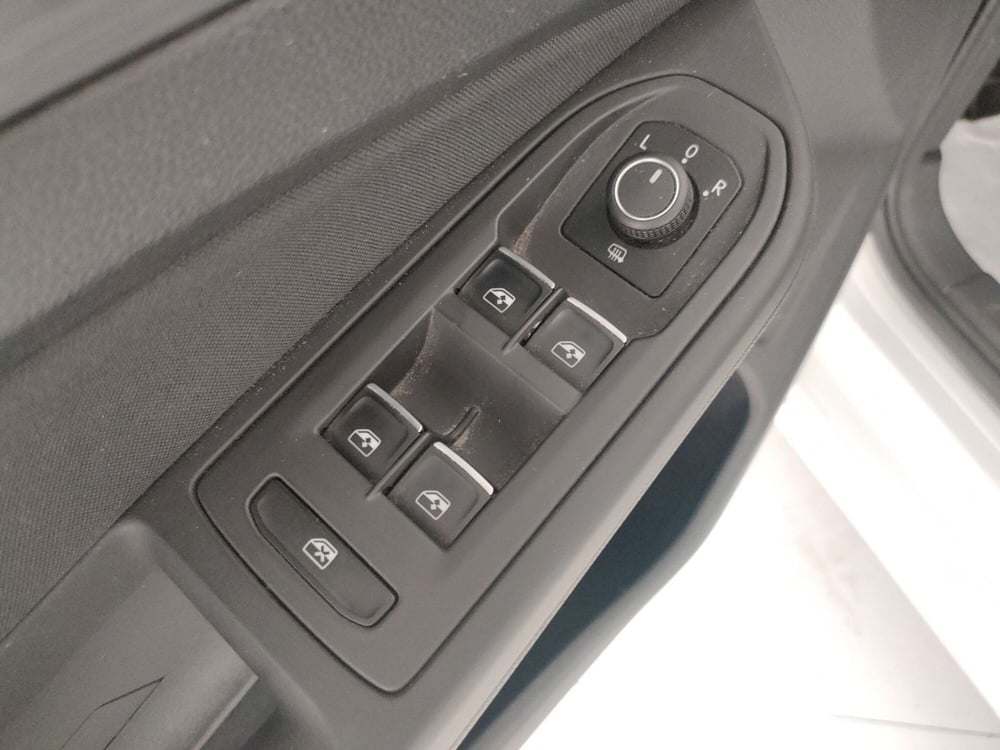 Volkswagen Golf usata a Napoli (10)