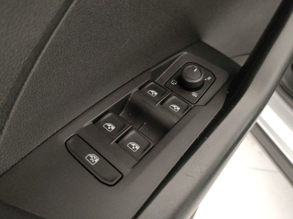 Volkswagen T-Cross usata a Napoli (10)