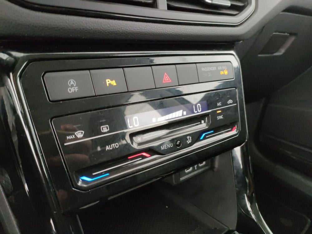Volkswagen T-Cross usata a Napoli (16)
