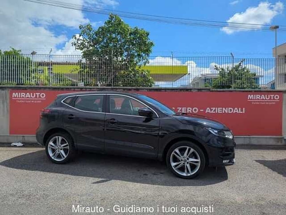 Nissan Qashqai usata a Roma