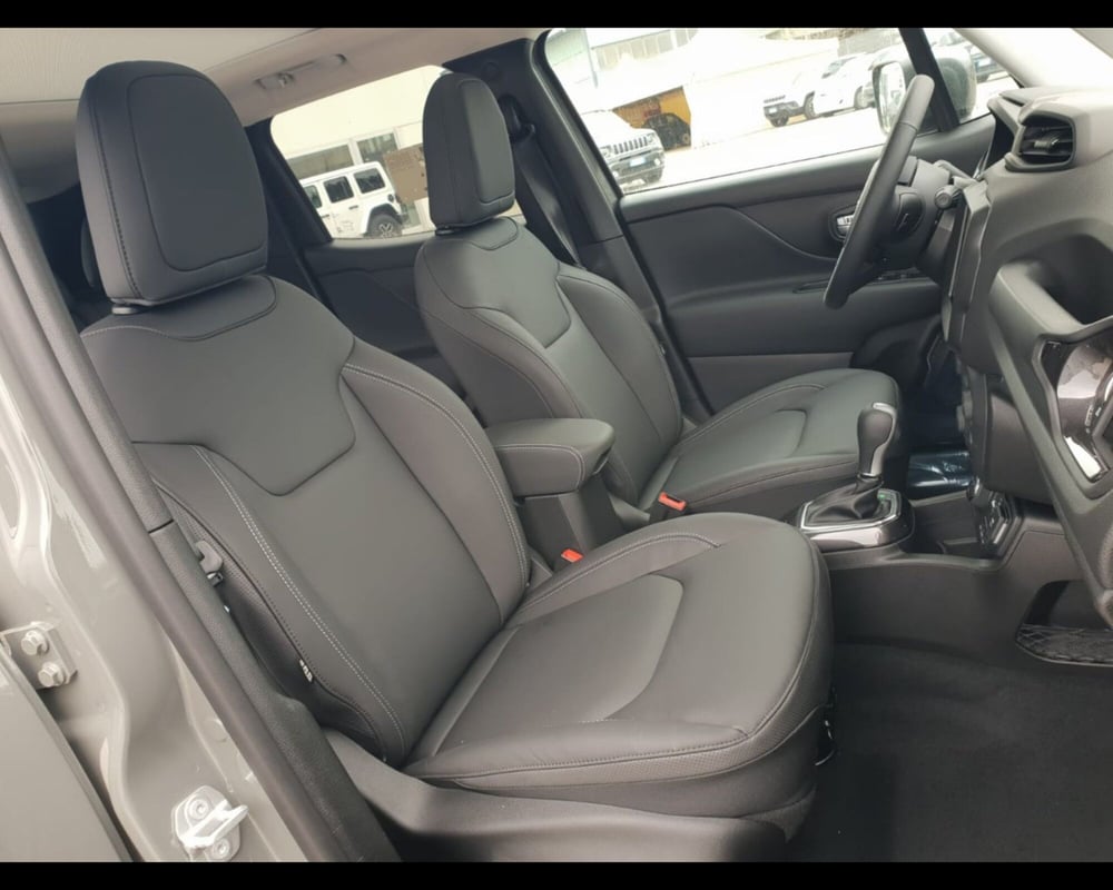 Jeep Renegade nuova a Lucca (12)