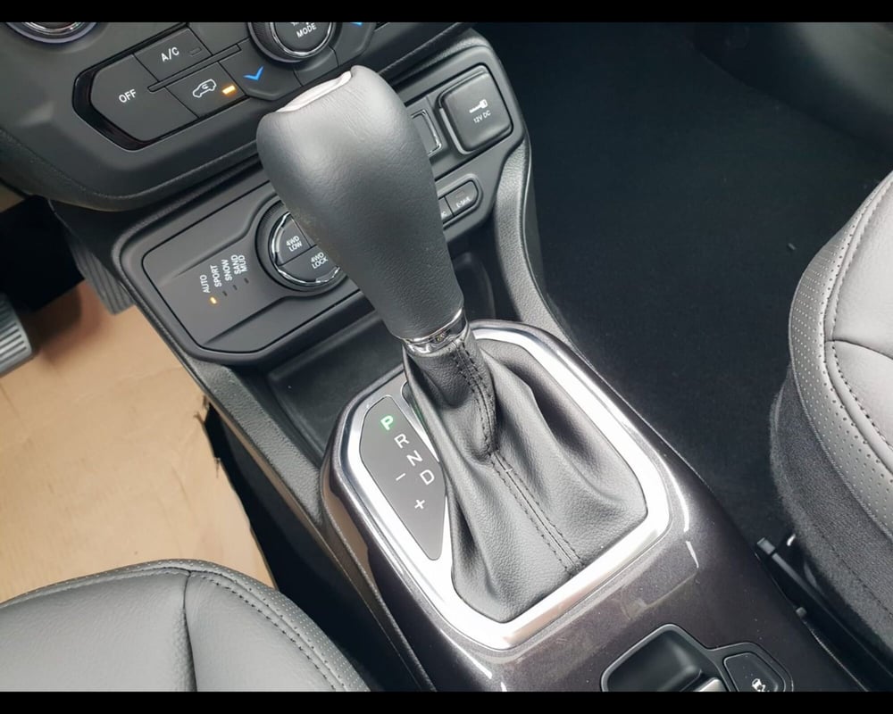 Jeep Renegade nuova a Lucca (14)