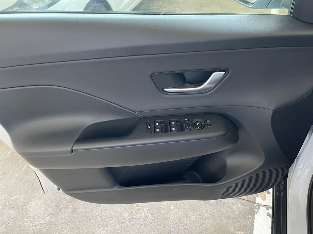 Hyundai Kona nuova a Cremona (9)