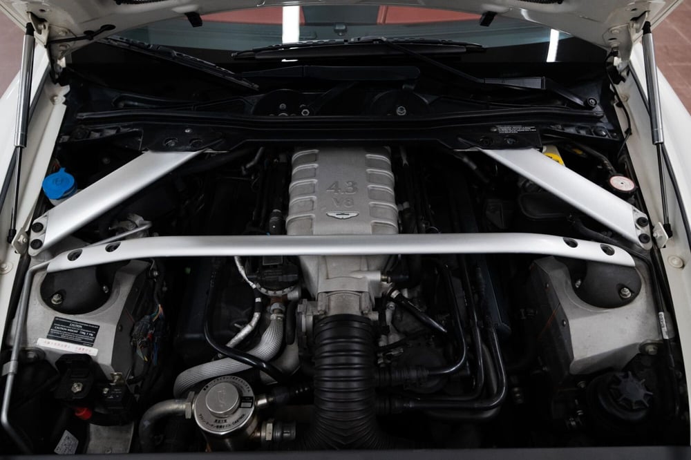 Aston Martin V8 Vantage Coupé usata a Torino (10)