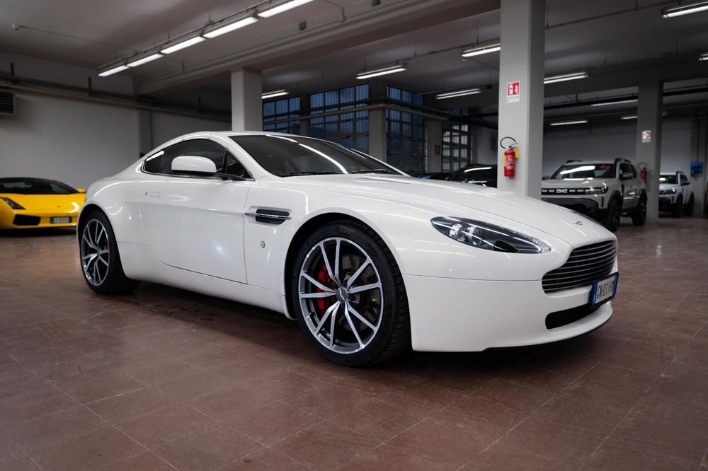 Aston Martin V8 Vantage Coupé usata a Torino (2)