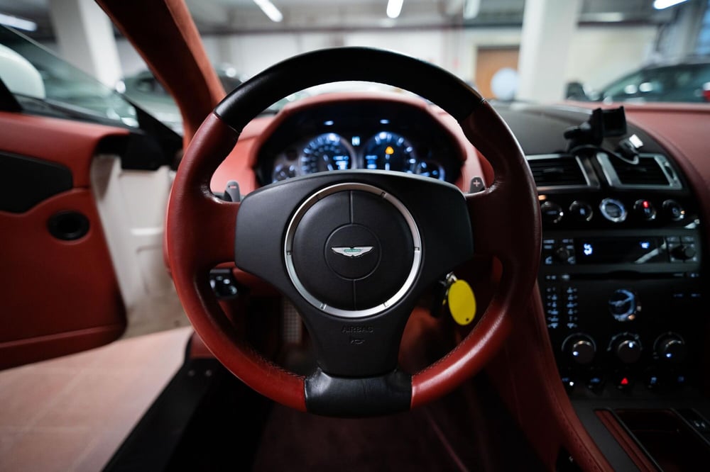 Aston Martin V8 Vantage Coupé usata a Torino (8)