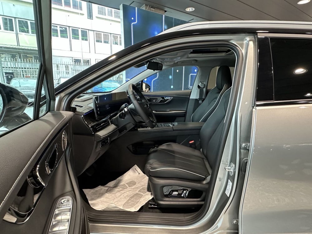 Omoda Omoda 5 EV nuova a Milano (10)