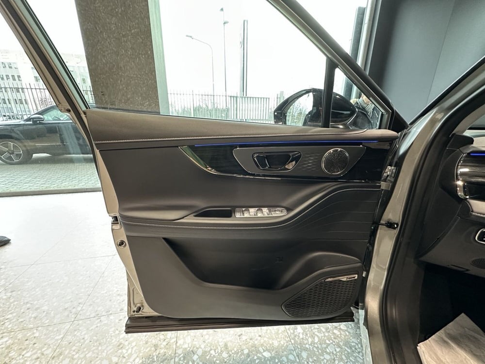 Omoda Omoda 5 EV nuova a Milano (12)