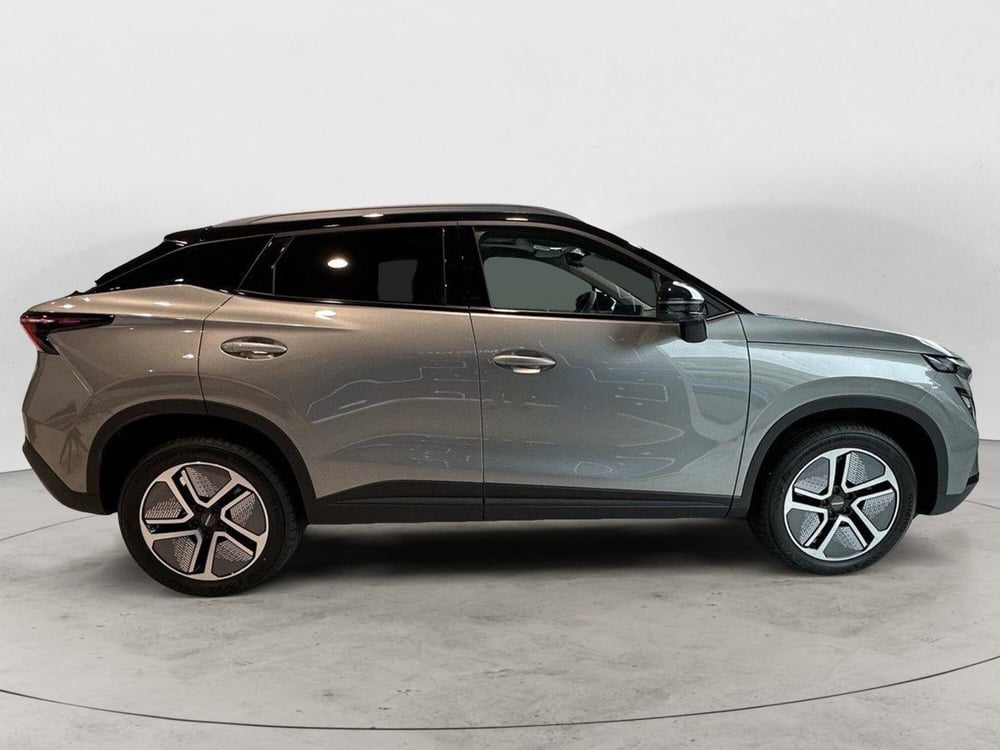 Omoda Omoda 5 EV nuova a Milano (2)