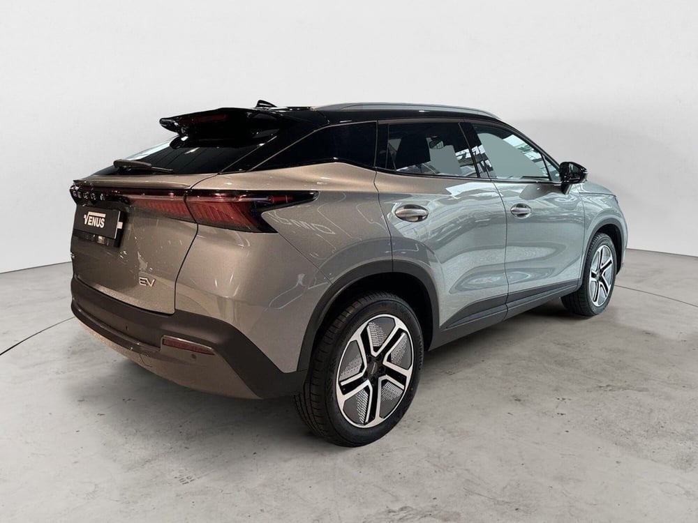 Omoda Omoda 5 EV nuova a Milano (3)