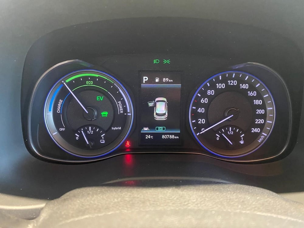 Hyundai Kona usata a Milano (10)