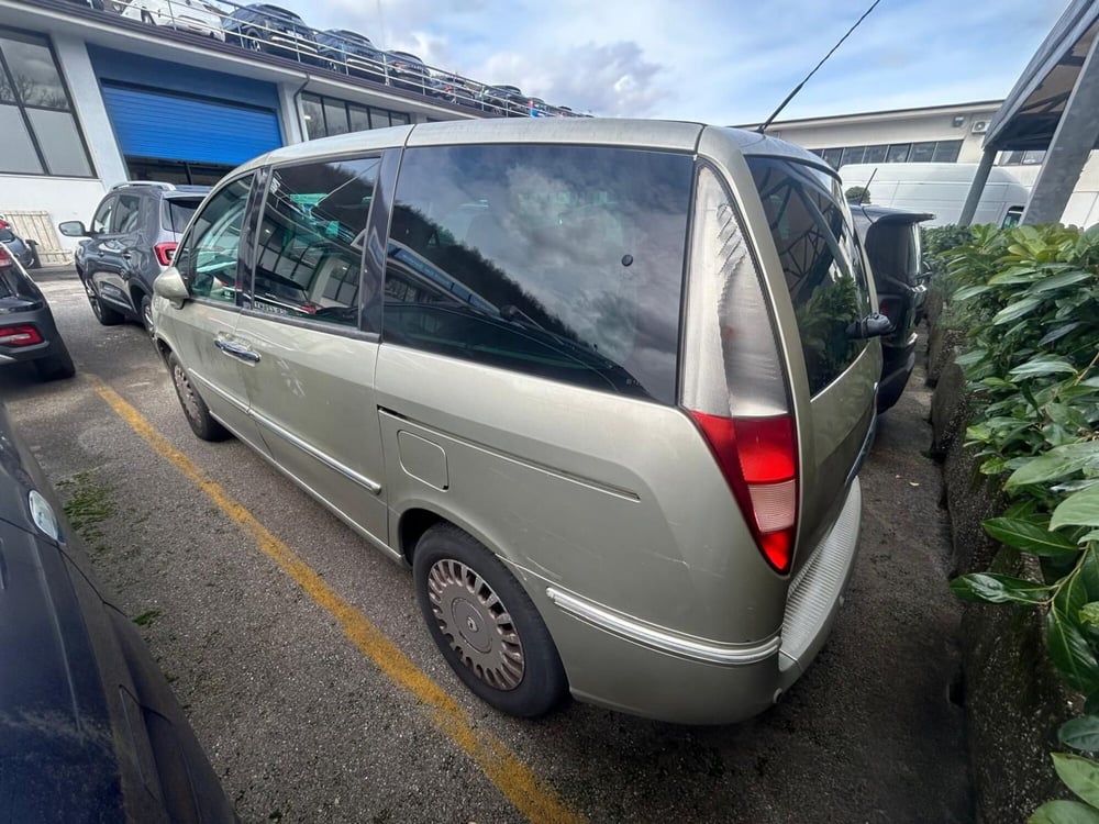 Lancia Phedra usata a Salerno (4)