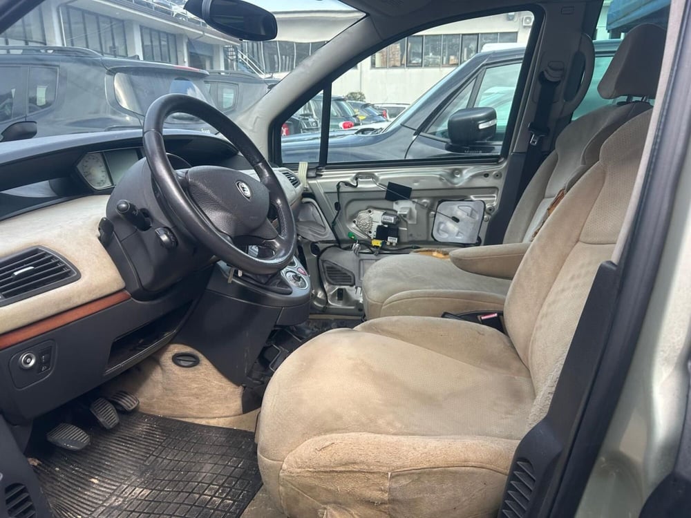 Lancia Phedra usata a Salerno (6)