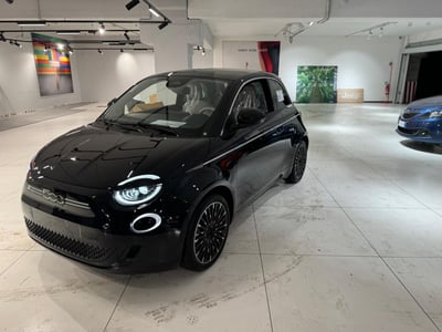 Fiat 500e La Prima Berlina 42 kWh nuova a Fisciano