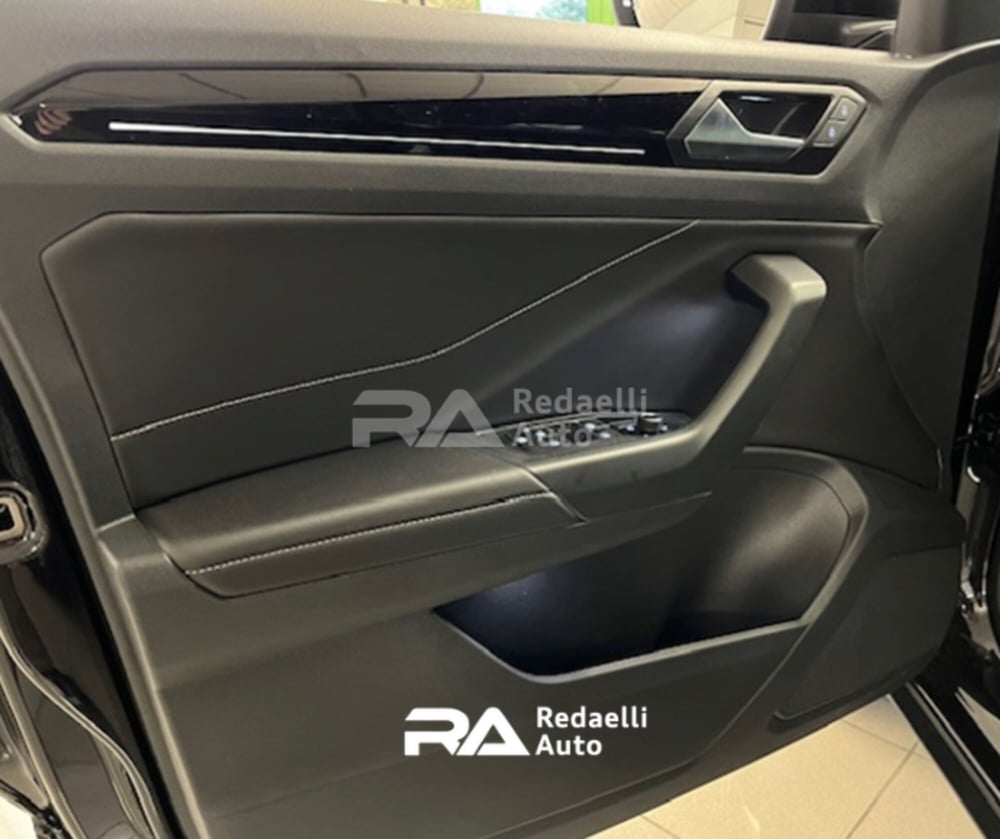 Volkswagen T-Roc nuova a Lecco (8)