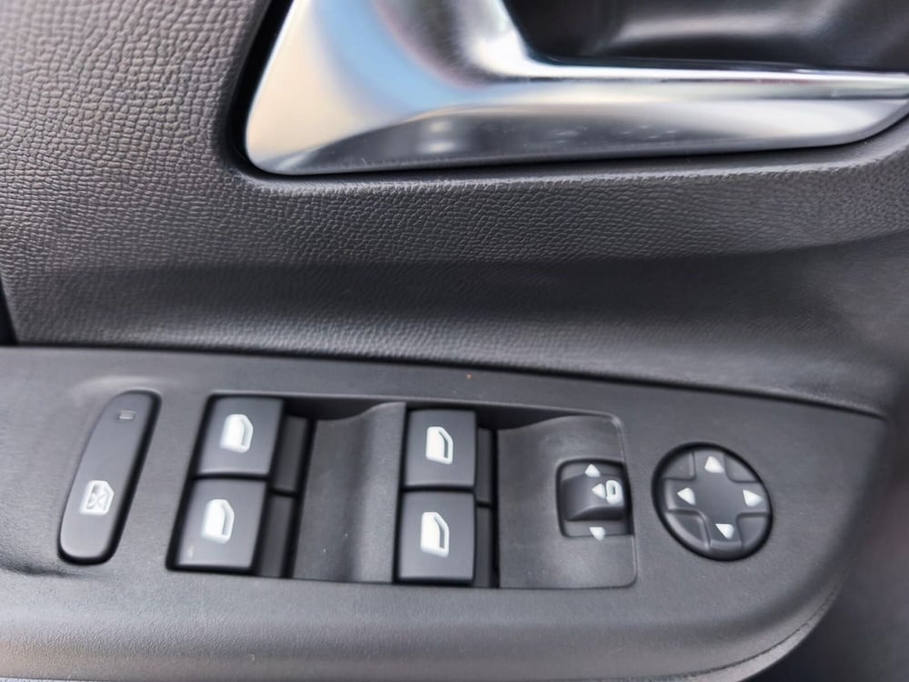 Opel Corsa nuova a Frosinone (14)