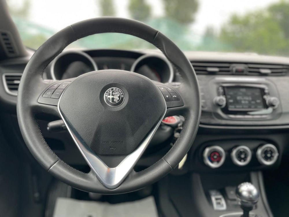 Alfa Romeo Giulietta usata a Ancona (13)