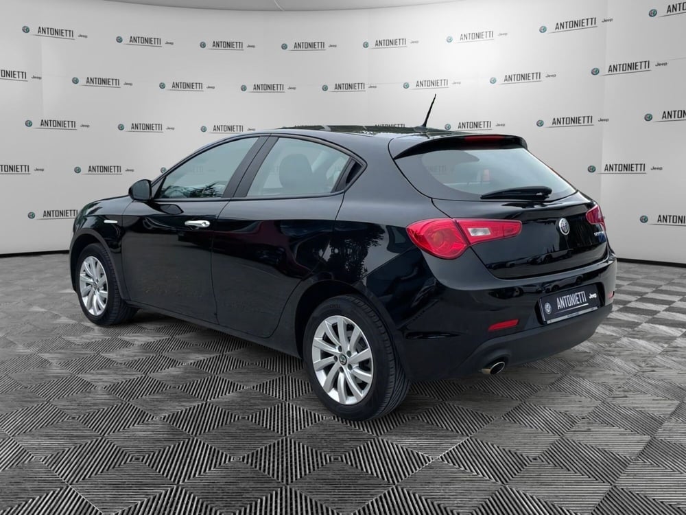 Alfa Romeo Giulietta usata a Ancona (7)