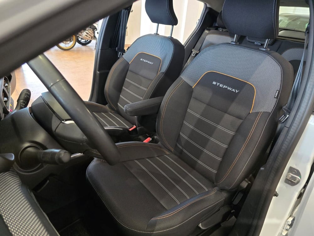 Dacia Sandero usata a Rimini (9)