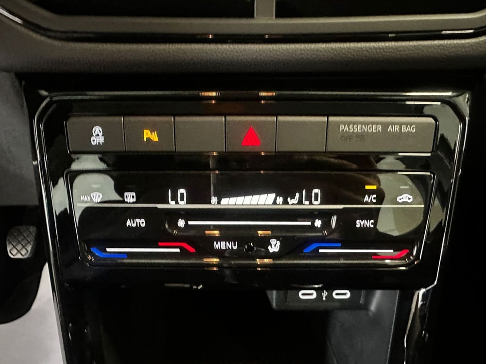 Volkswagen T-Cross usata a L'Aquila (16)