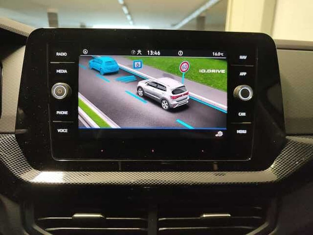 Volkswagen T-Cross nuova a Como (18)