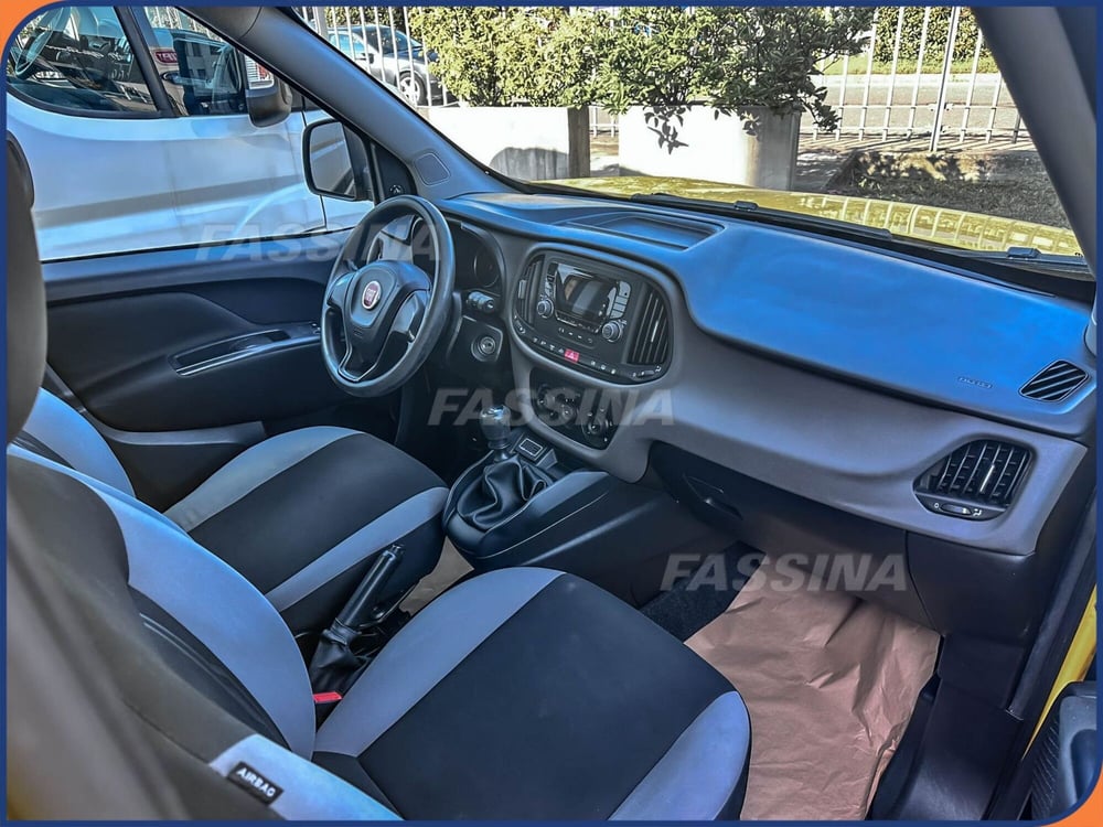 Fiat Doblò Furgone usata a Milano (11)