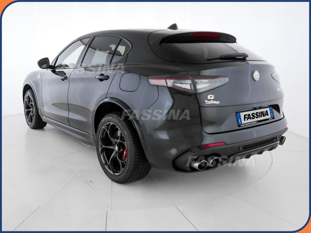 Alfa Romeo Stelvio usata a Milano (4)