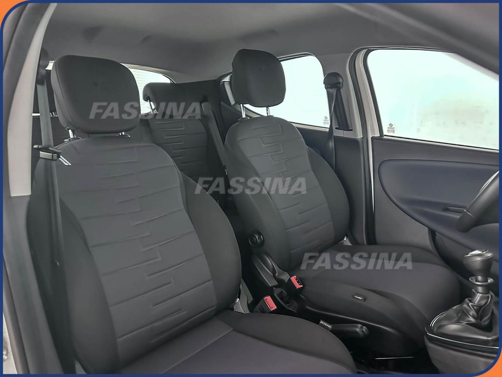 Lancia Ypsilon usata a Milano (13)