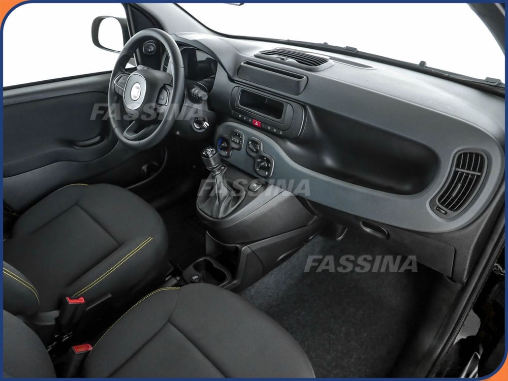 Fiat Panda Cross nuova a Milano (14)