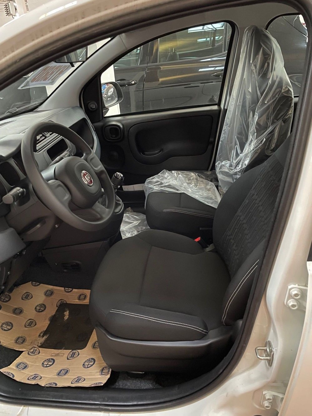 Fiat Panda Cross nuova a Lucca (8)
