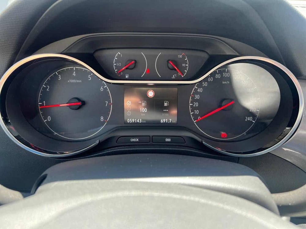 Opel Crossland X usata a Foggia (14)