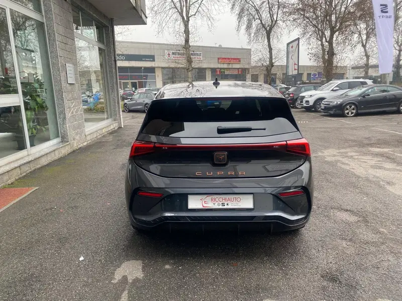 Cupra Born usata a Monza e Brianza (8)