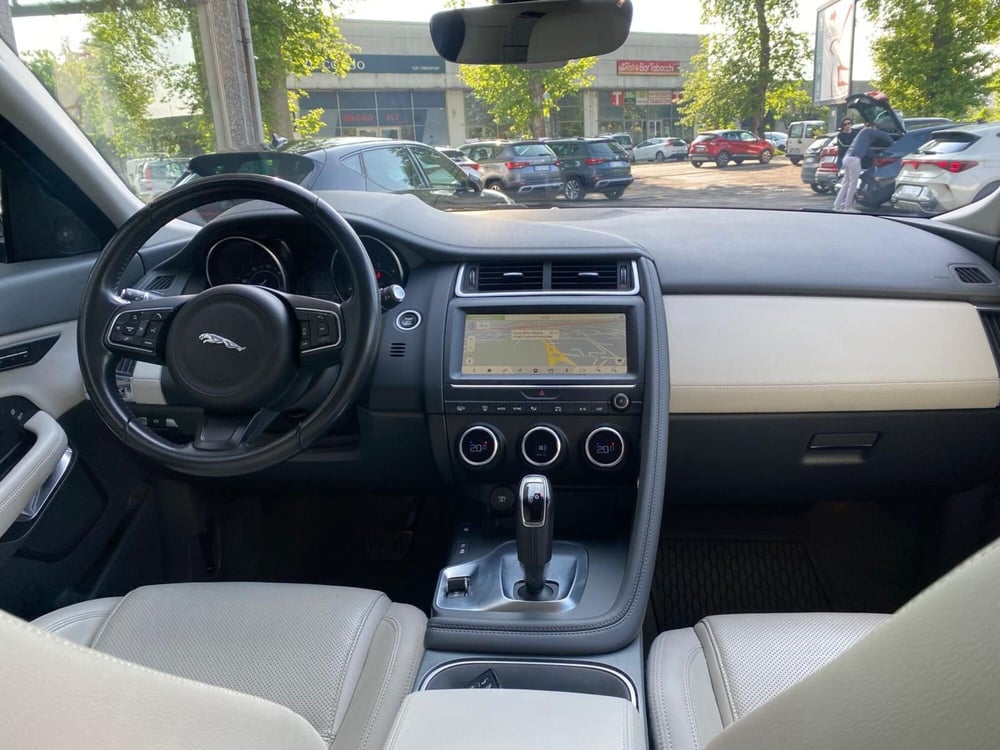Jaguar E-Pace usata a Monza e Brianza (6)