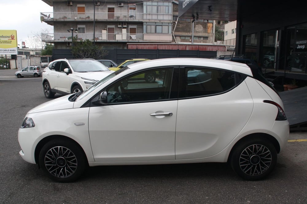 Lancia Ypsilon usata a Catania (6)