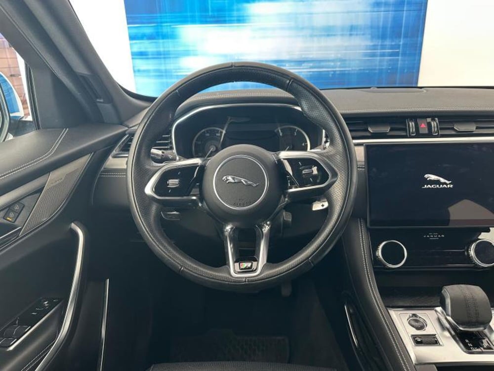 Jaguar F-Pace usata a Venezia (9)
