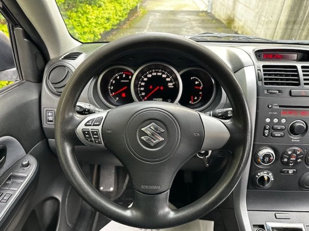 Suzuki Grand Vitara usata a Vercelli (19)