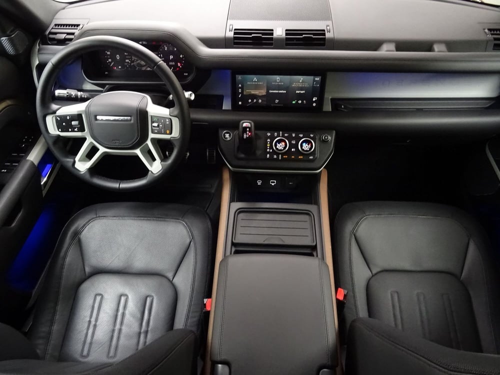 Land Rover Defender usata a Como (4)