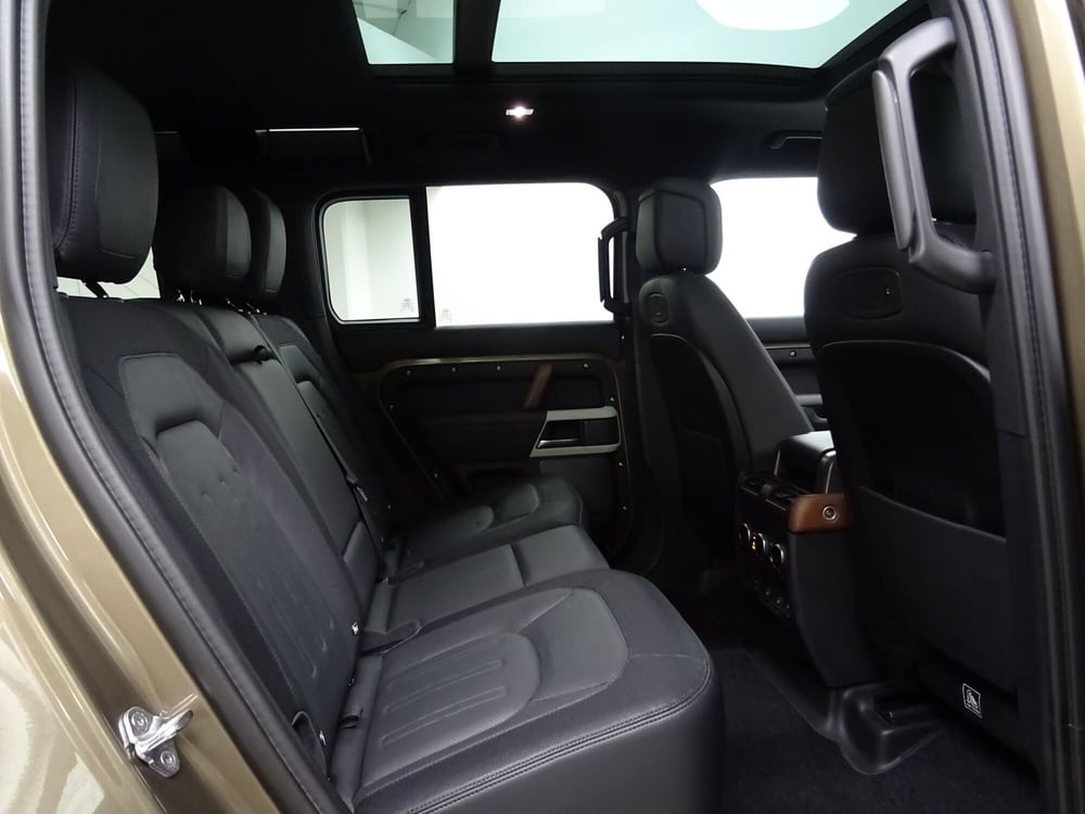 Land Rover Defender usata a Como (5)
